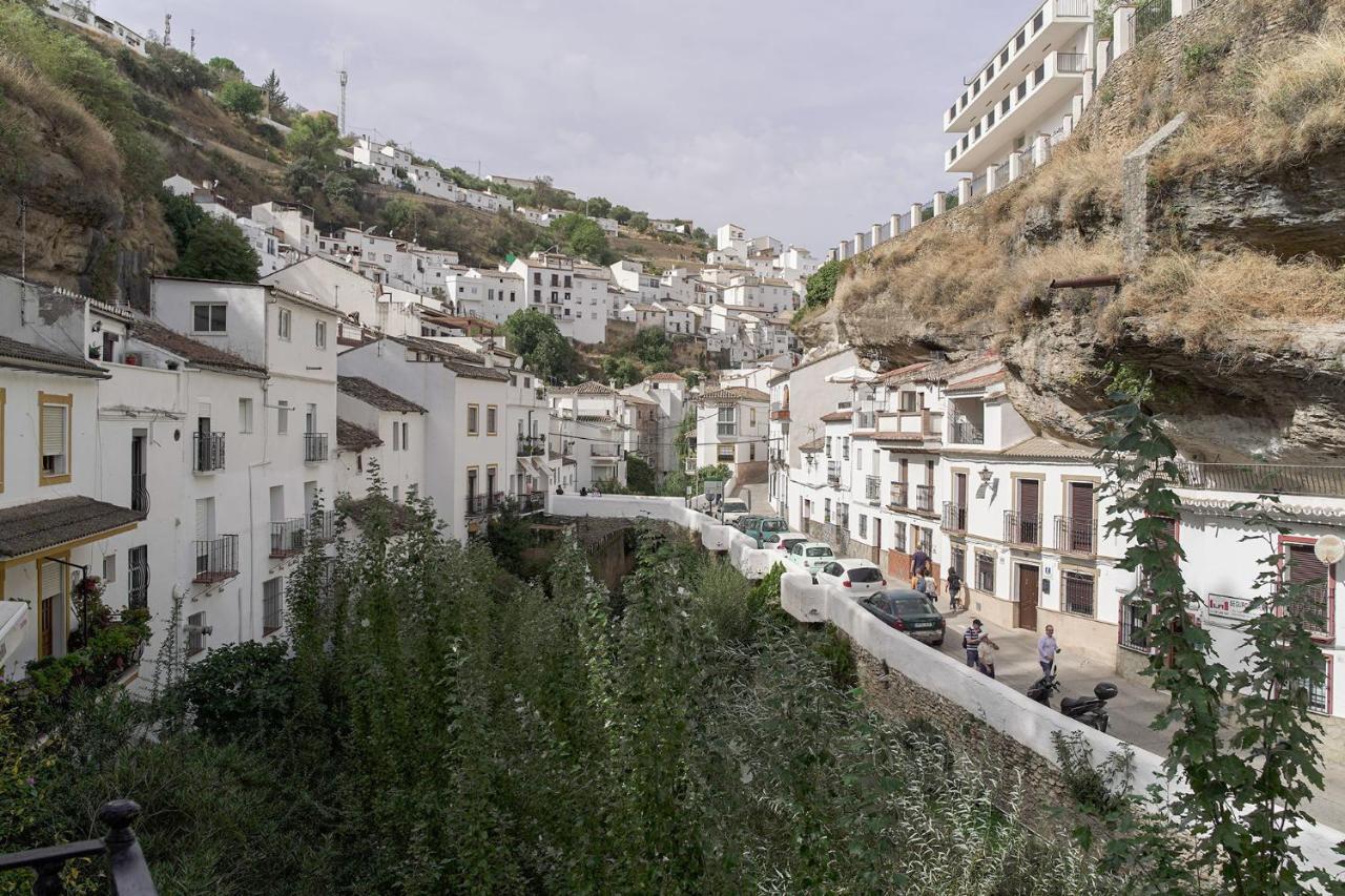 Cuevas De Setenil