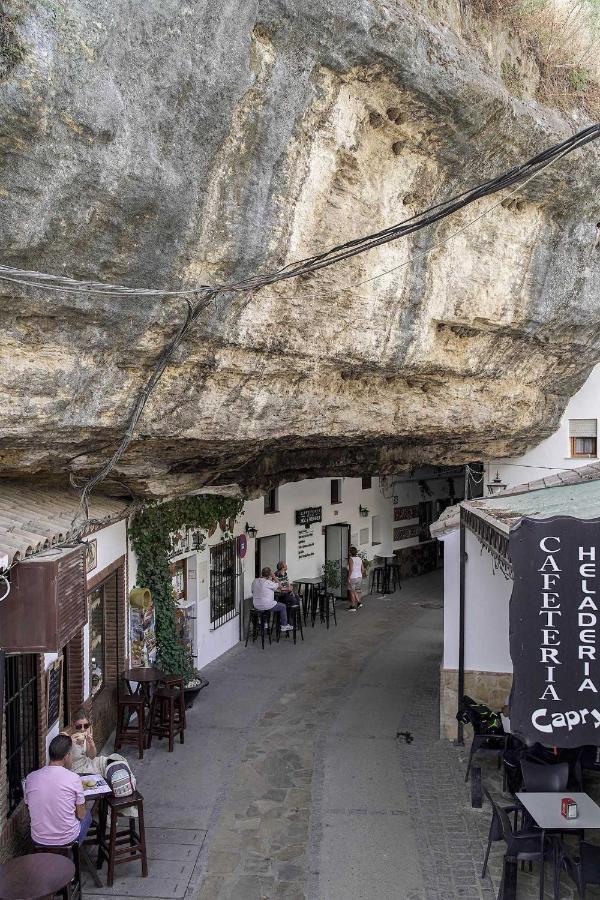 Cuevas De Setenil * Setenil De Las Bodegas